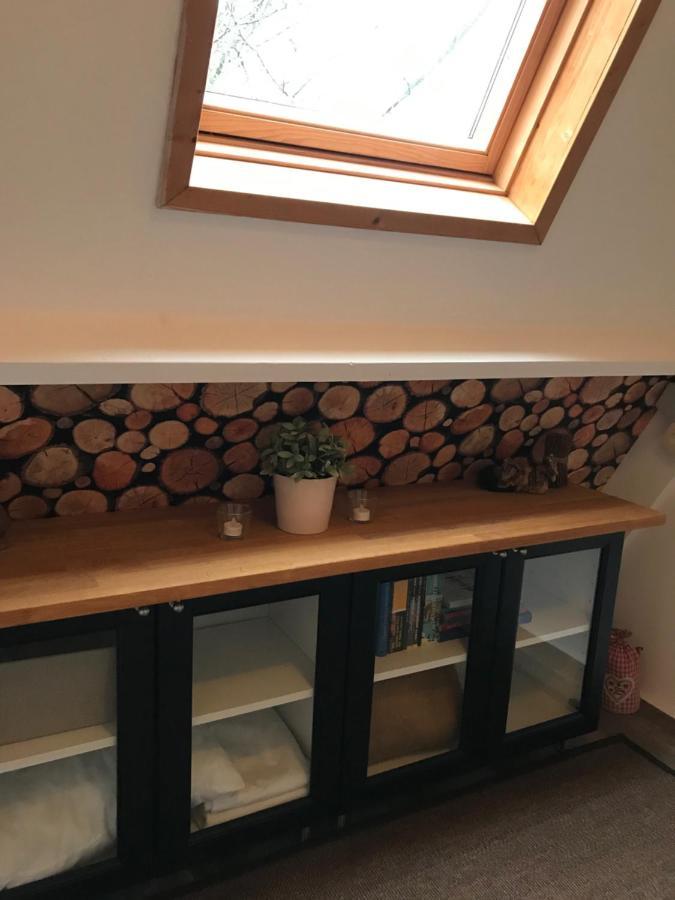 Heavenly Renovated Cabin Near Pittoresque Durbuy - Whistler Villa Buitenkant foto